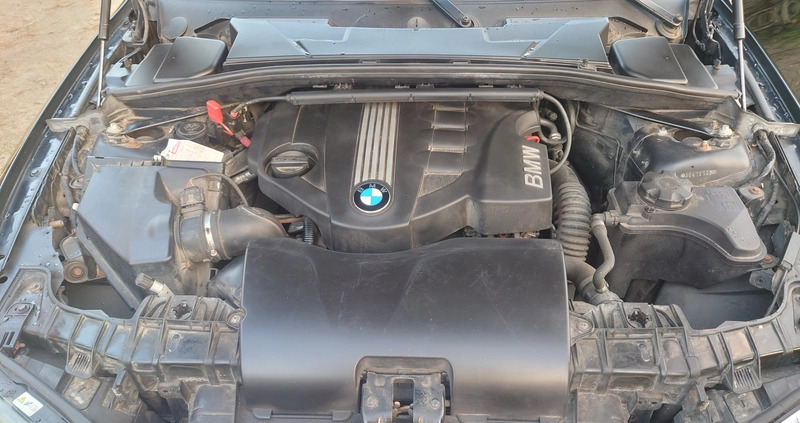 BMW Seria 1 cena 18500 przebieg: 259600, rok produkcji 2011 z Sławno małe 56